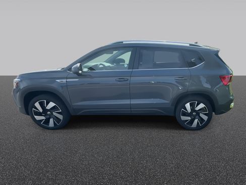 Used 2024 Volkswagen Taos SEL AWD/4WD image 6
