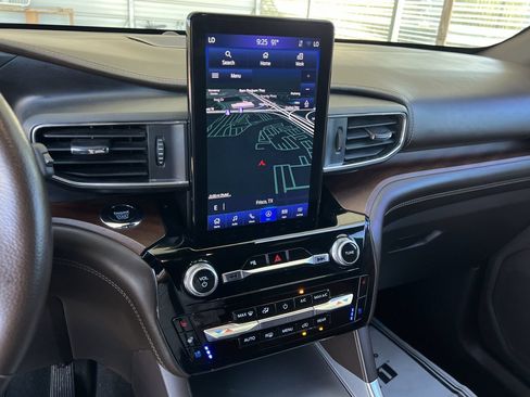 Used 2023 Ford Explorer King Ranch w/ Technology Package AWD/4WD image 18