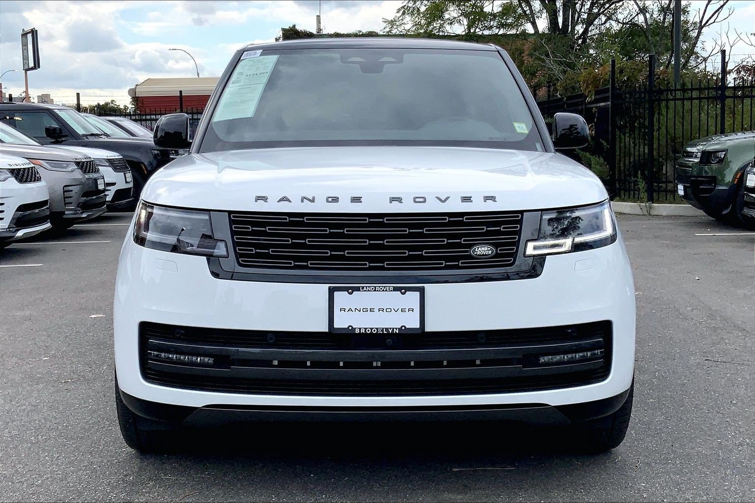 Certified 2026 Land Rover Range Rover Long Wheelbase SE AWD/4WD image 3