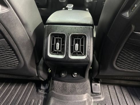 Used 2023 Kia Sorento S w/ Panoramic Sunroof Package AWD/4WD image 17
