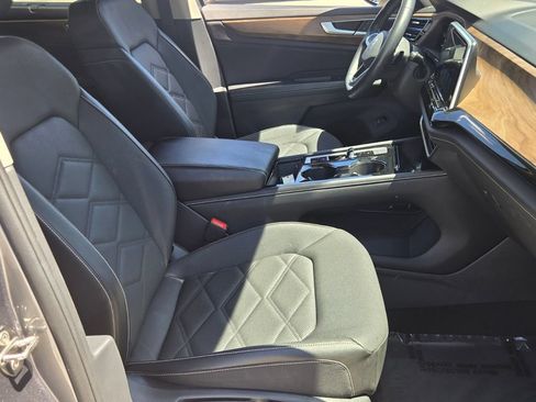 Certified 2024 Volkswagen Atlas SE FWD image 20