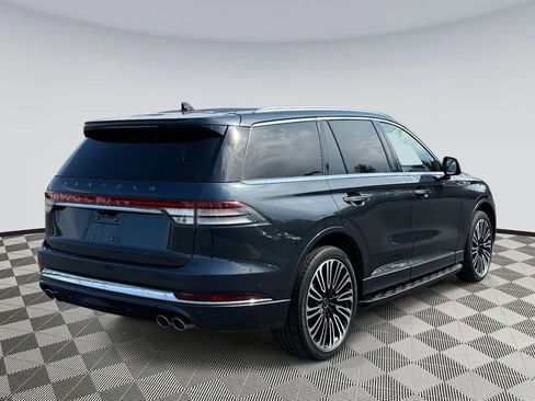 Used 2023 Lincoln Aviator Black Label w/ Dynamic Handling Package image 2