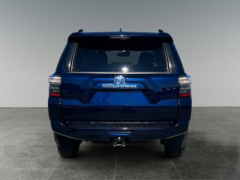 Used 2024 Toyota 4Runner SR5 image 7