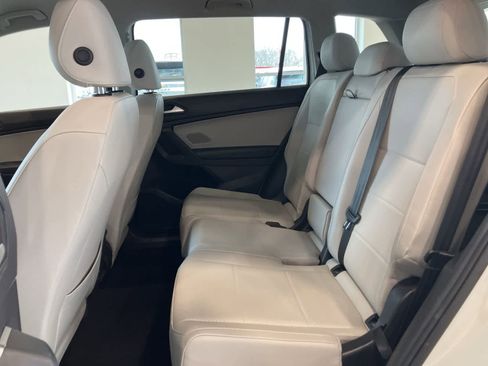 Used 2021 Volkswagen Tiguan SE image 23
