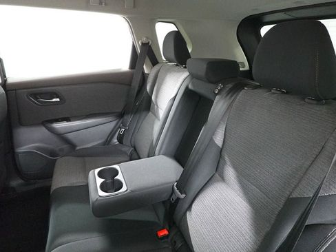 Used 2022 Nissan Rogue SV image 25