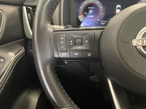 Certified 2024 Nissan Rogue Platinum FWD image 12
