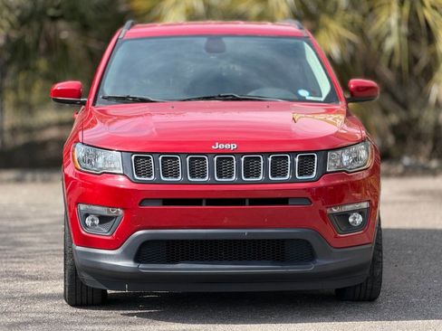 Used 2018 Jeep Compass Latitude FWD image 3