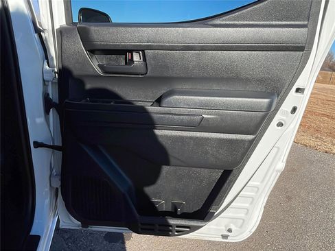 Used 2025 Toyota Tacoma SR image 15