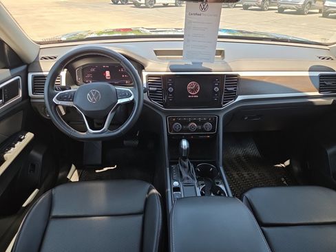 Certified 2023 Volkswagen Atlas SE w/ Black Wheel Package FWD image 23
