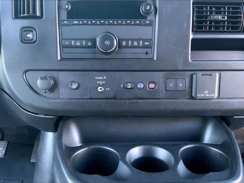 Used 2020 Chevrolet Express 3500 LT w/ LT Preferred Equipment Group RWD image 34