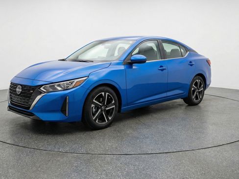 Used 2025 Nissan Sentra SV image 3