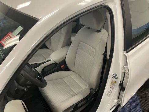 Certified 2025 Honda HR-V LX image 11