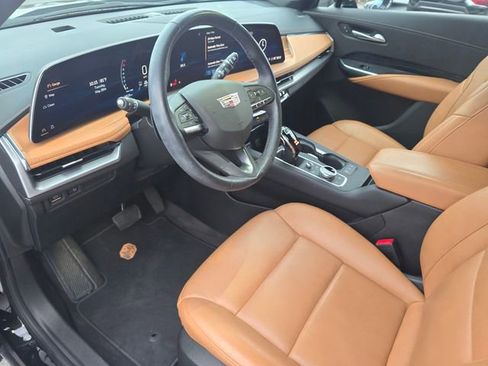 Used 2024 Cadillac XT4 Premium Luxury w/ Active Safety Package FWD image 22