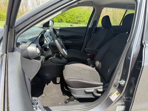 Used 2022 Nissan Kicks S image 8