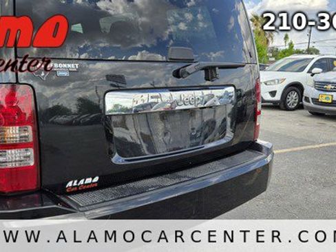 Used 2012 Jeep Liberty Sport image 11