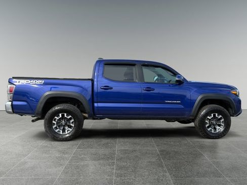 Used 2023 Toyota Tacoma TRD Off-Road image 3