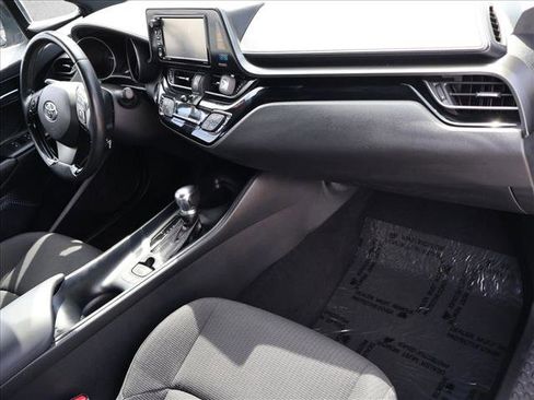 Used 2018 Toyota C-HR XLE FWD image 25