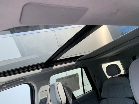 New 2026 Lincoln Navigator Black Label w/ Black Label Special Edition AWD/4WD image 27