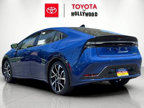 New 2026 Toyota Prius Plug-In Hybrid FWD image 6
