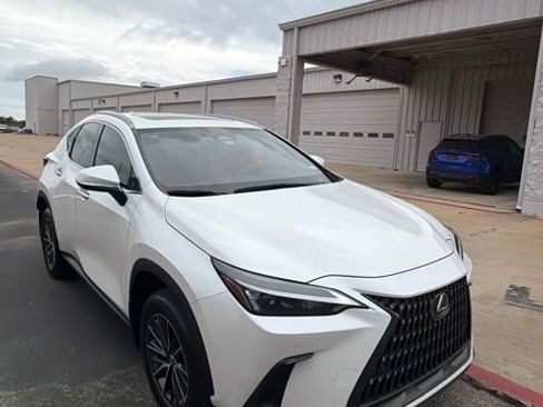 Used 2025 Lexus NX 250 FWD w/ Accessory Package (2T) image 1