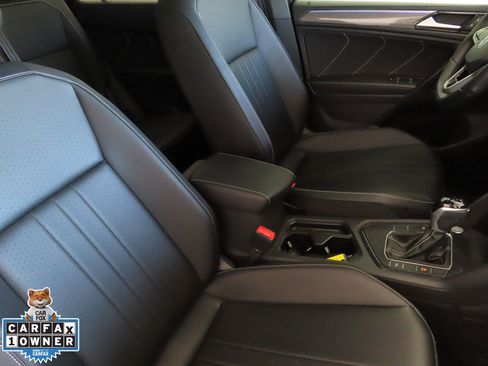 Used 2022 Volkswagen Tiguan SE R-Line image 29