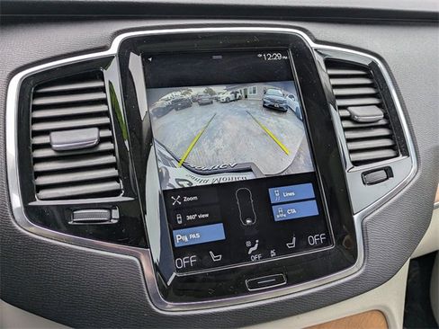 Used 2022 Volvo XC90 T6 Momentum w/ Advanced Package image 18