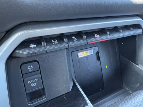 Used 2023 Toyota Tundra Platinum AWD/4WD image 28