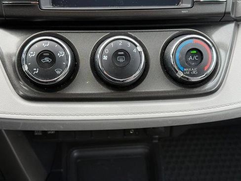 Used 2013 Toyota RAV4 LE AWD/4WD image 22
