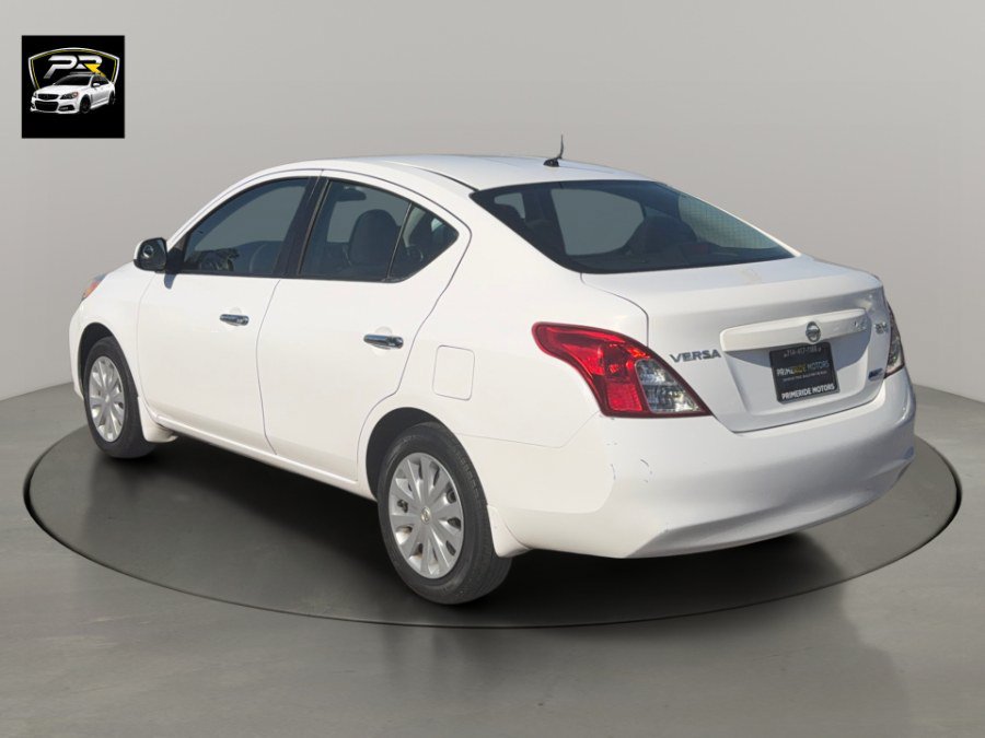 Used 2012 Nissan Versa SV FWD image 3