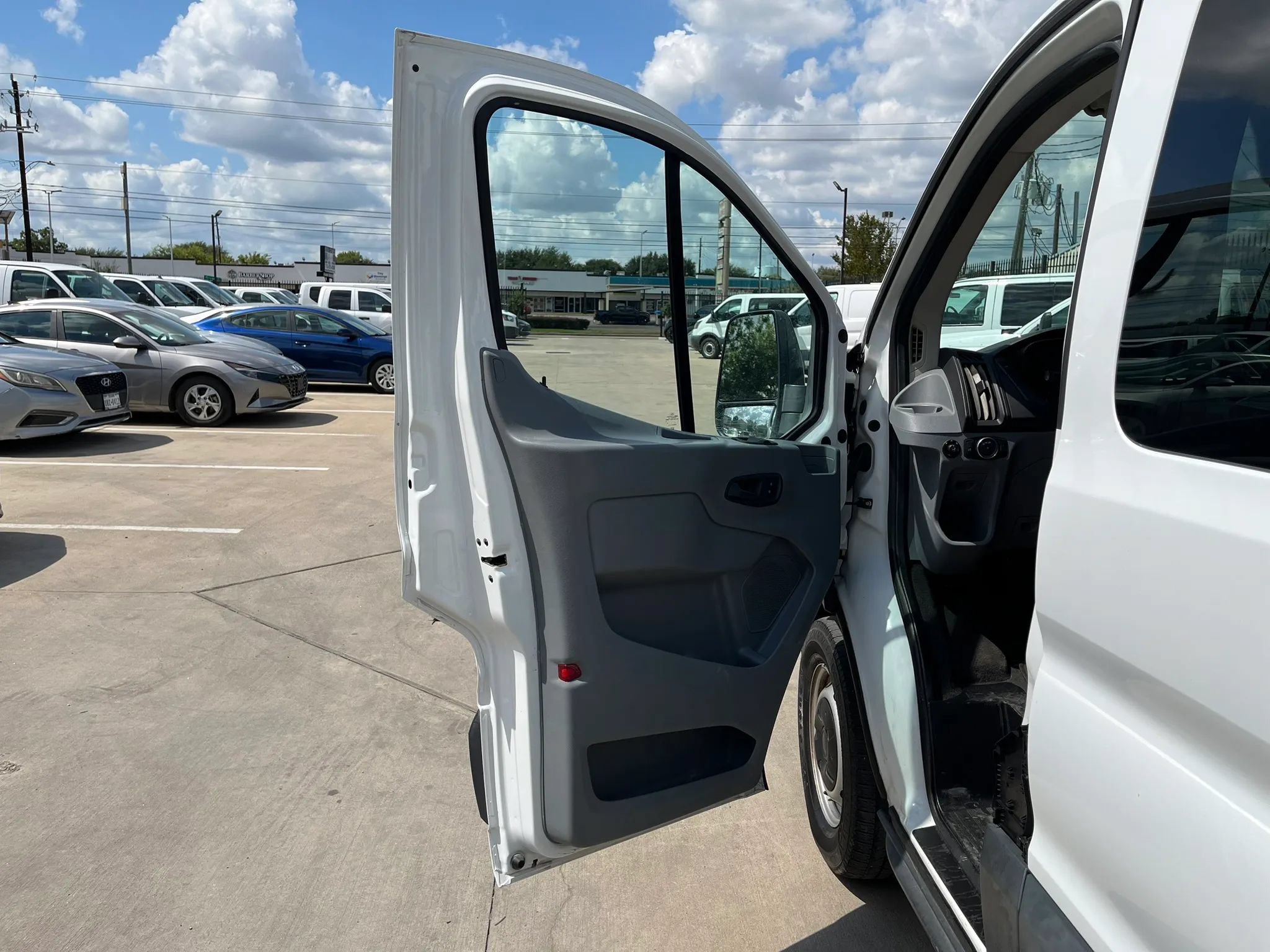 Used 2018 Ford Transit 350 XL RWD image 18