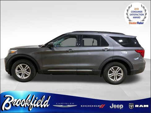 Used 2022 Ford Explorer XLT image 5