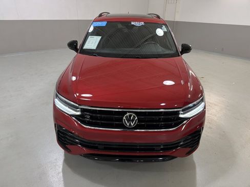 Certified 2024 Volkswagen Tiguan SE R-Line FWD image 3