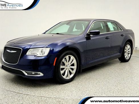 Used 2017 Chrysler 300 Limited w/ Value Package AWD/4WD image 1