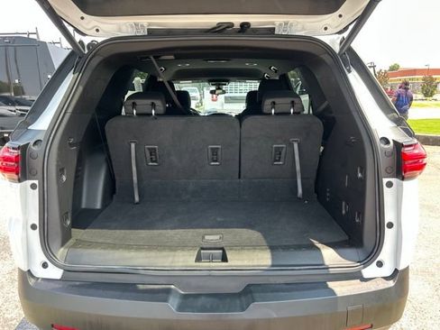 Used 2023 Chevrolet Traverse LT w/ LPO, Cargo Package AWD/4WD image 29
