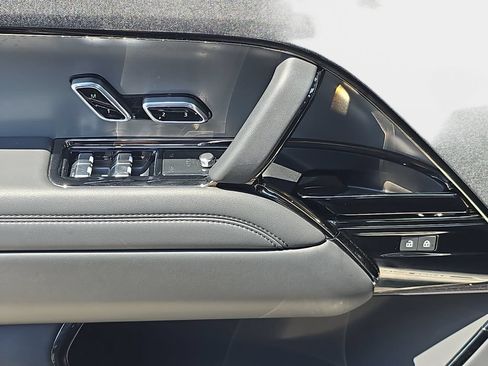 Certified 2025 Land Rover Range Rover Sport AWD/4WD image 29