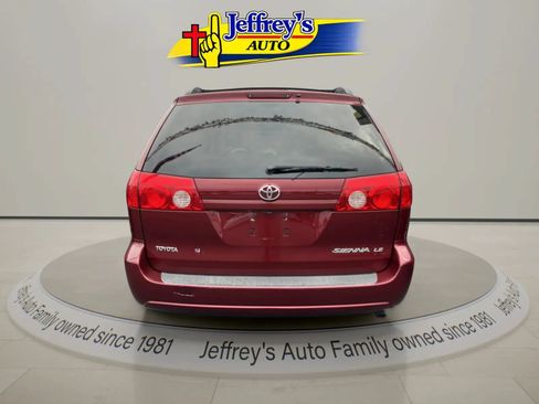 Used 2008 Toyota Sienna LE FWD image 3