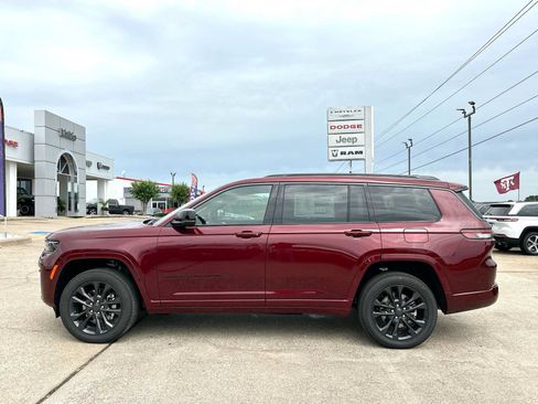 New 2026 Jeep Grand Cherokee L Limited AWD/4WD image 12