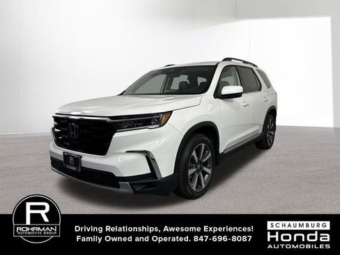 Certified 2025 Honda Pilot Touring image 2