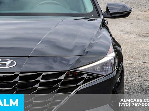 Used 2023 Hyundai Elantra Limited image 16