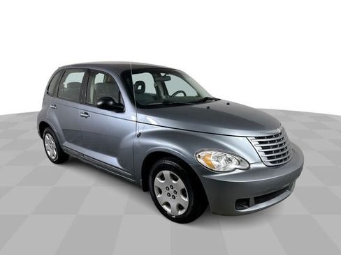 Used 2008 Chrysler PT Cruiser FWD image 2