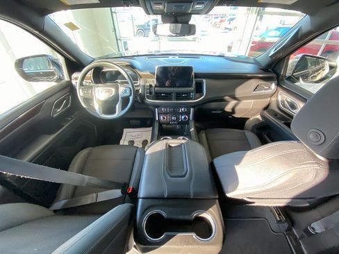 Used 2023 GMC Yukon SLE w/ Gmc Pro Safety Plus Package image 16