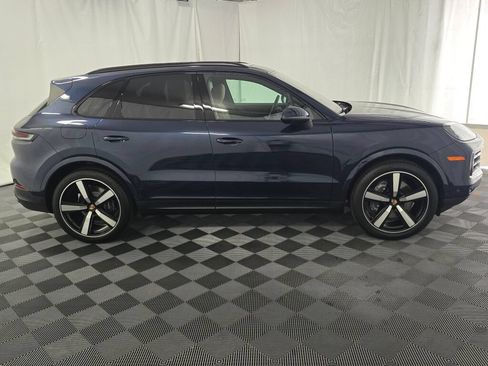 Certified 2026 Porsche Cayenne AWD/4WD image 8
