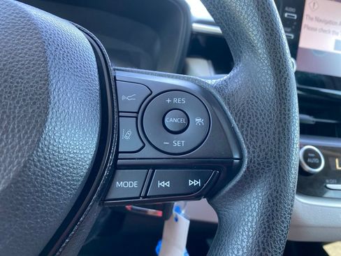 Used 2020 Toyota Corolla LE w/ Carpet Mat Package (TMS) FWD image 21