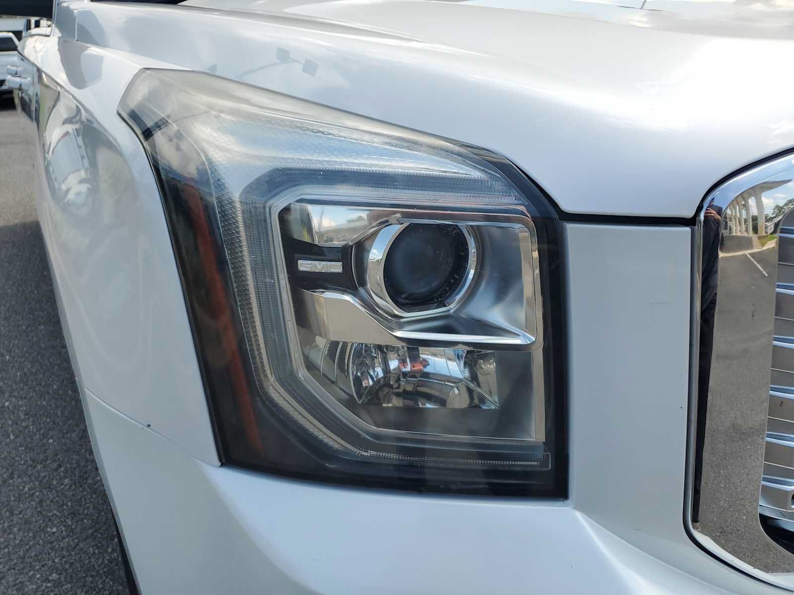 Used 2017 GMC Yukon XL Denali w/ Open Road Package AWD/4WD image 13