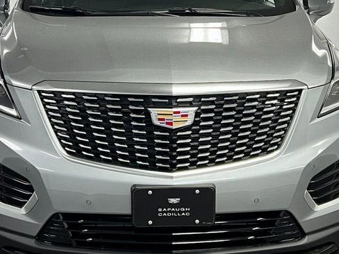 New 2025 Cadillac XT5 Luxury image 9