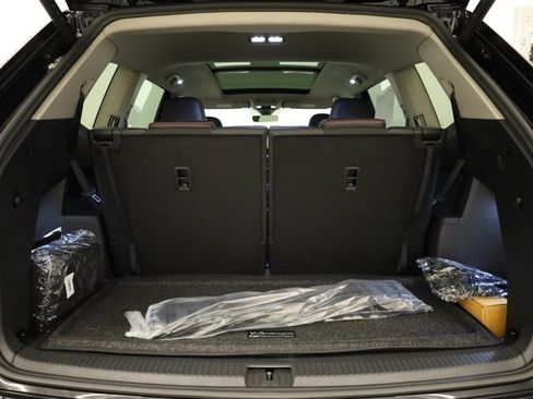 New 2026 Volkswagen Atlas Peak Edition image 37