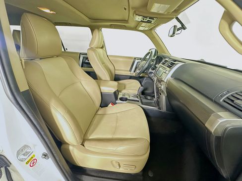 Used 2016 Toyota 4Runner SR5 Premium image 31