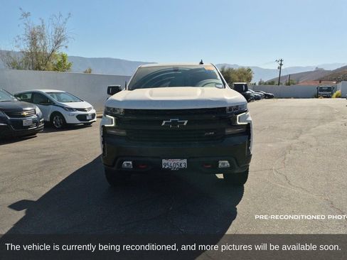Used 2022 Chevrolet Silverado 1500 LT Trail Boss w/ Convenience Package II AWD/4WD image 2