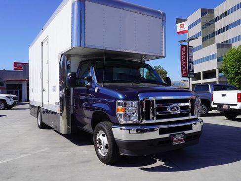 Used 2024 Ford E-450 and Econoline 450 Super Duty w/ Power Windows & Locks Group RWD image 2