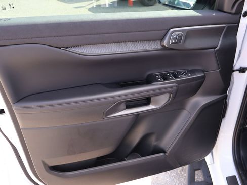 Used 2025 Ford Ranger Raptor AWD/4WD image 16